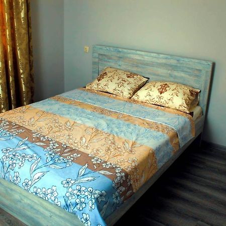 Tete Guest House Batumi Exterior photo