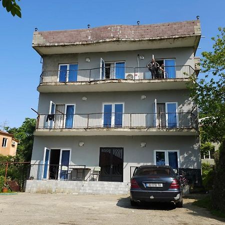 Tete Guest House Batumi Exterior photo