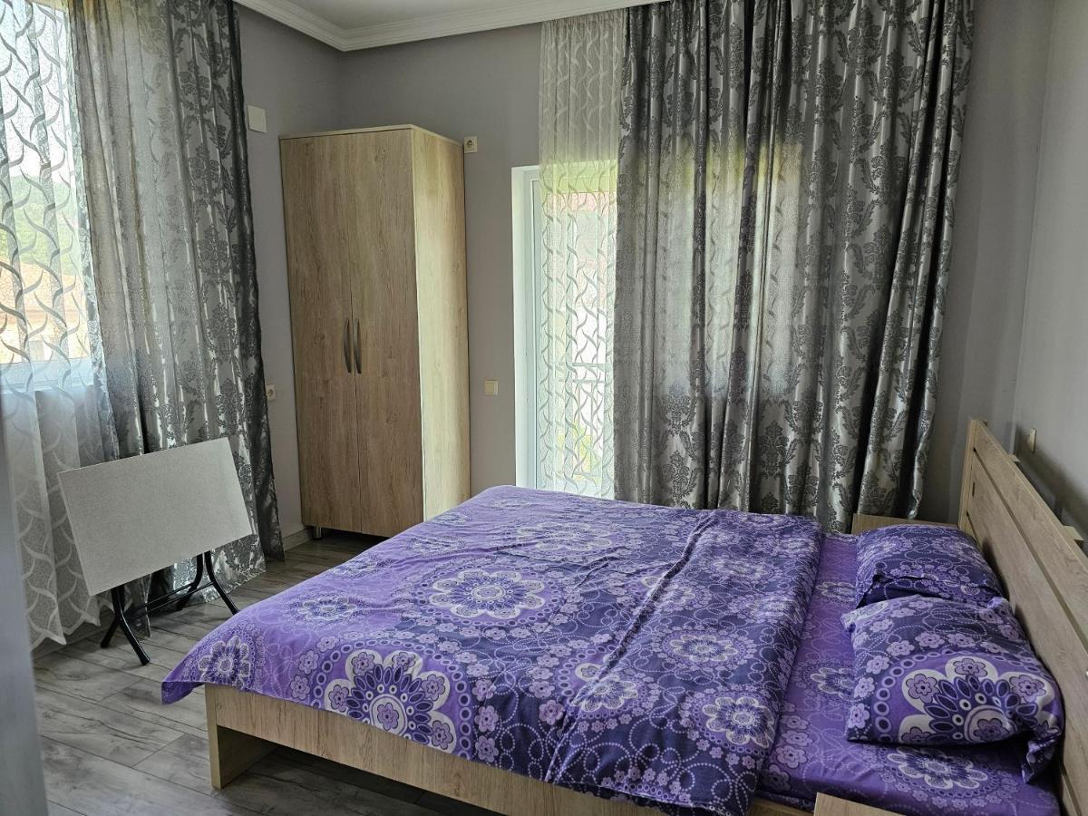 Tete Guest House Batumi Exterior photo